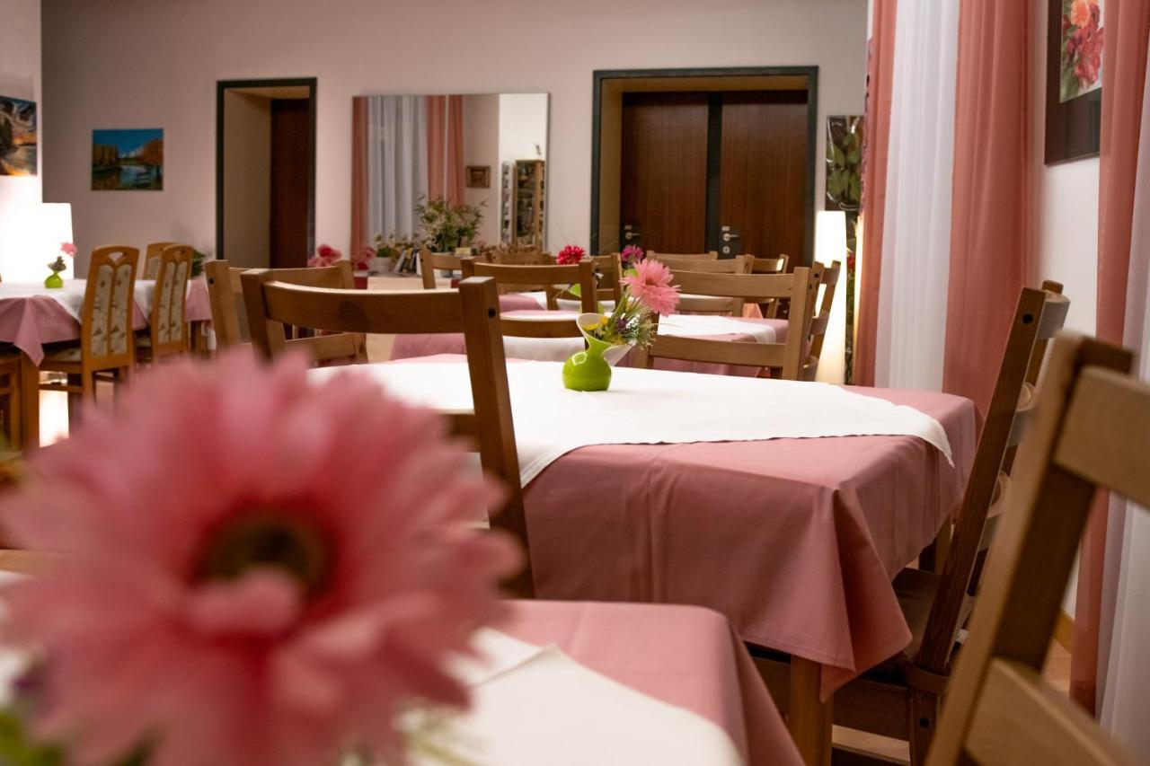 Pension Hotel Mariahilf Вена Экстерьер фото