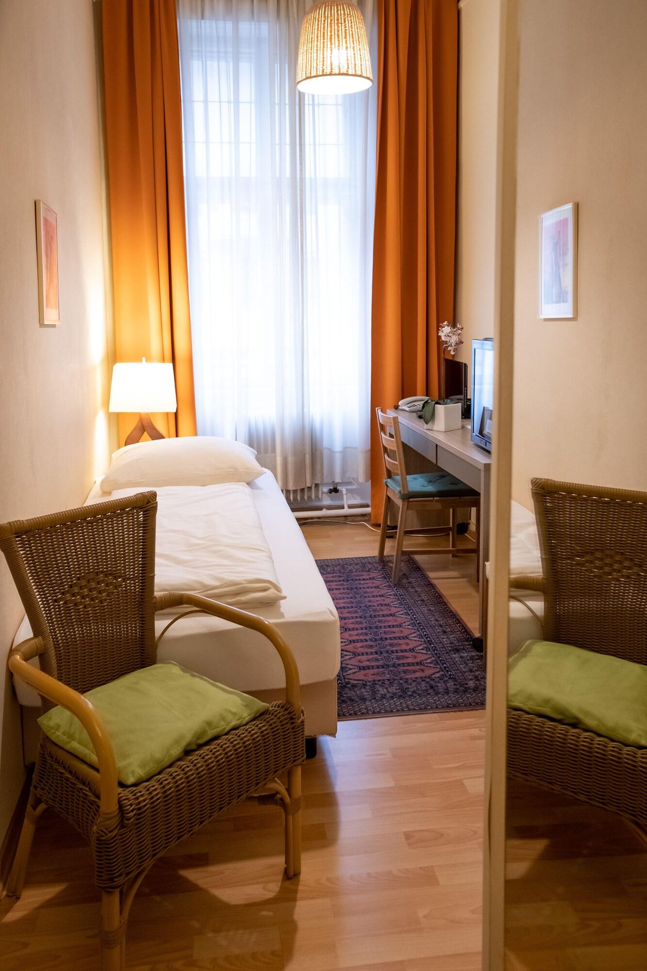Pension Hotel Mariahilf Вена Экстерьер фото