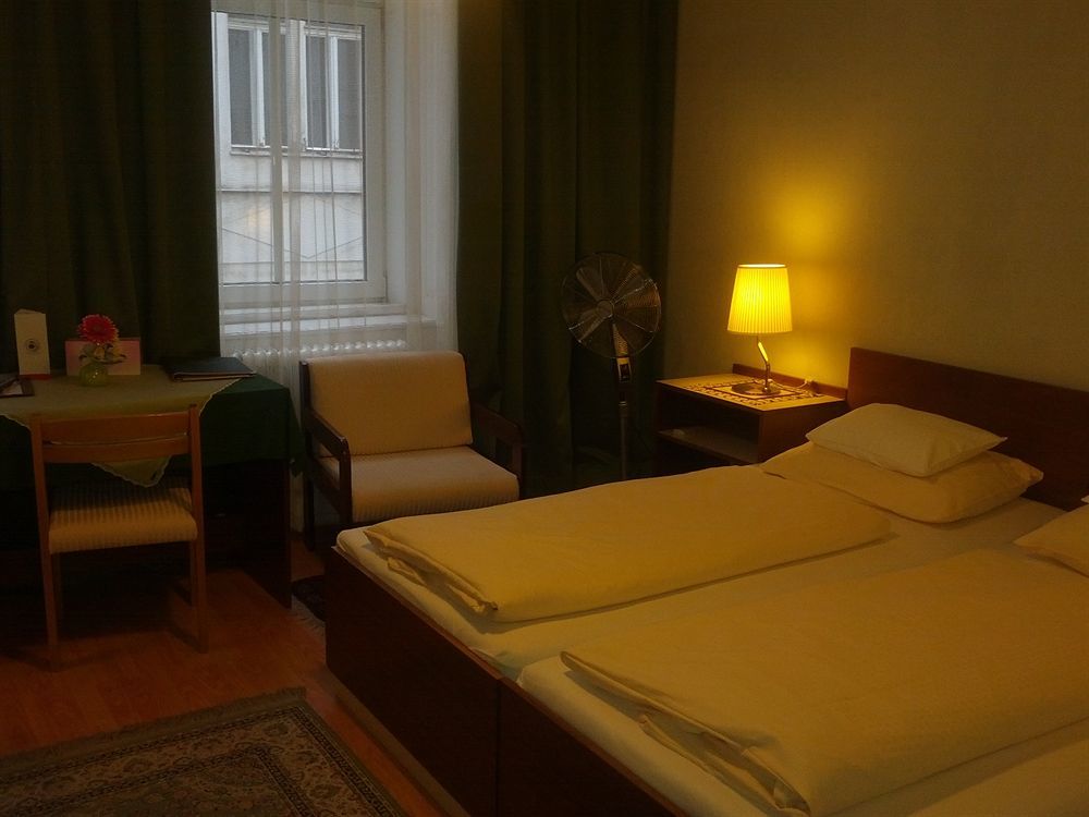 Pension Hotel Mariahilf Вена Экстерьер фото