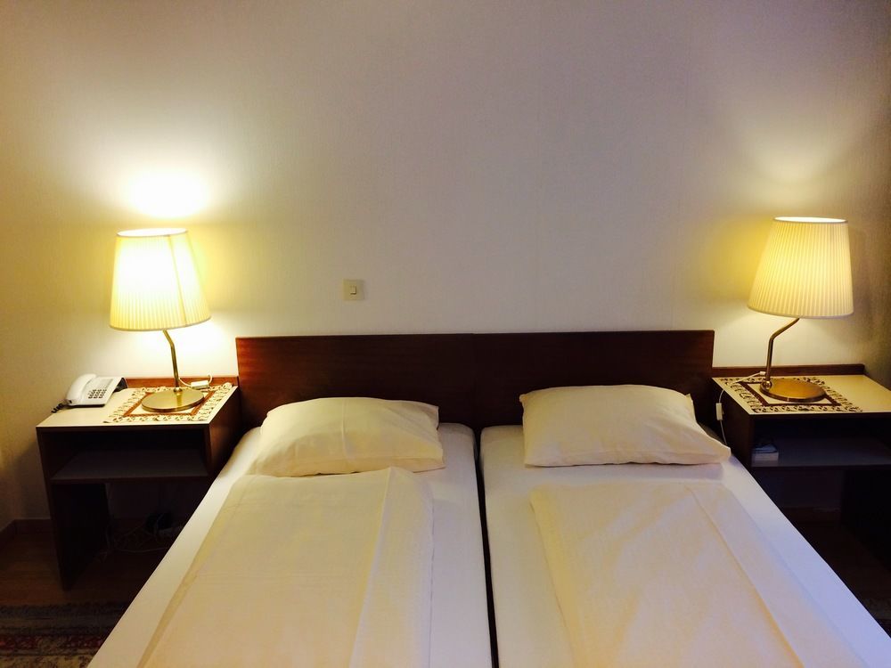 Pension Hotel Mariahilf Вена Экстерьер фото