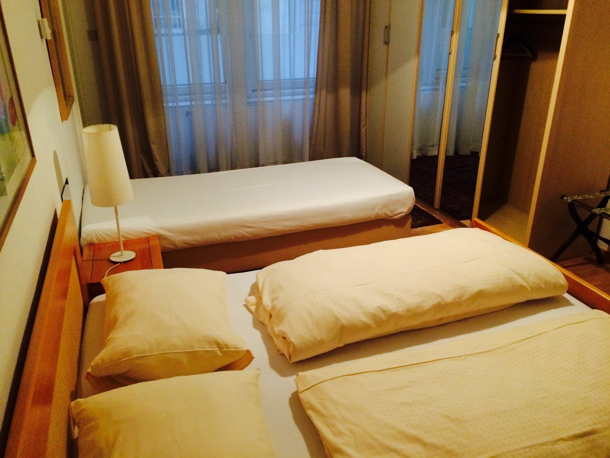 Pension Hotel Mariahilf Вена Экстерьер фото